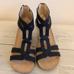 New Adrienne Vittadini Black Strappy Sandals Wedge Heel